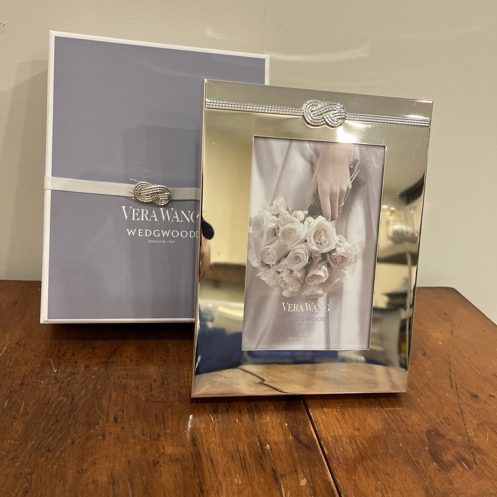 Wedgwood Vera Wang Vera Infinity Frame 5x7 Frame NEW IN BOX and Original Package